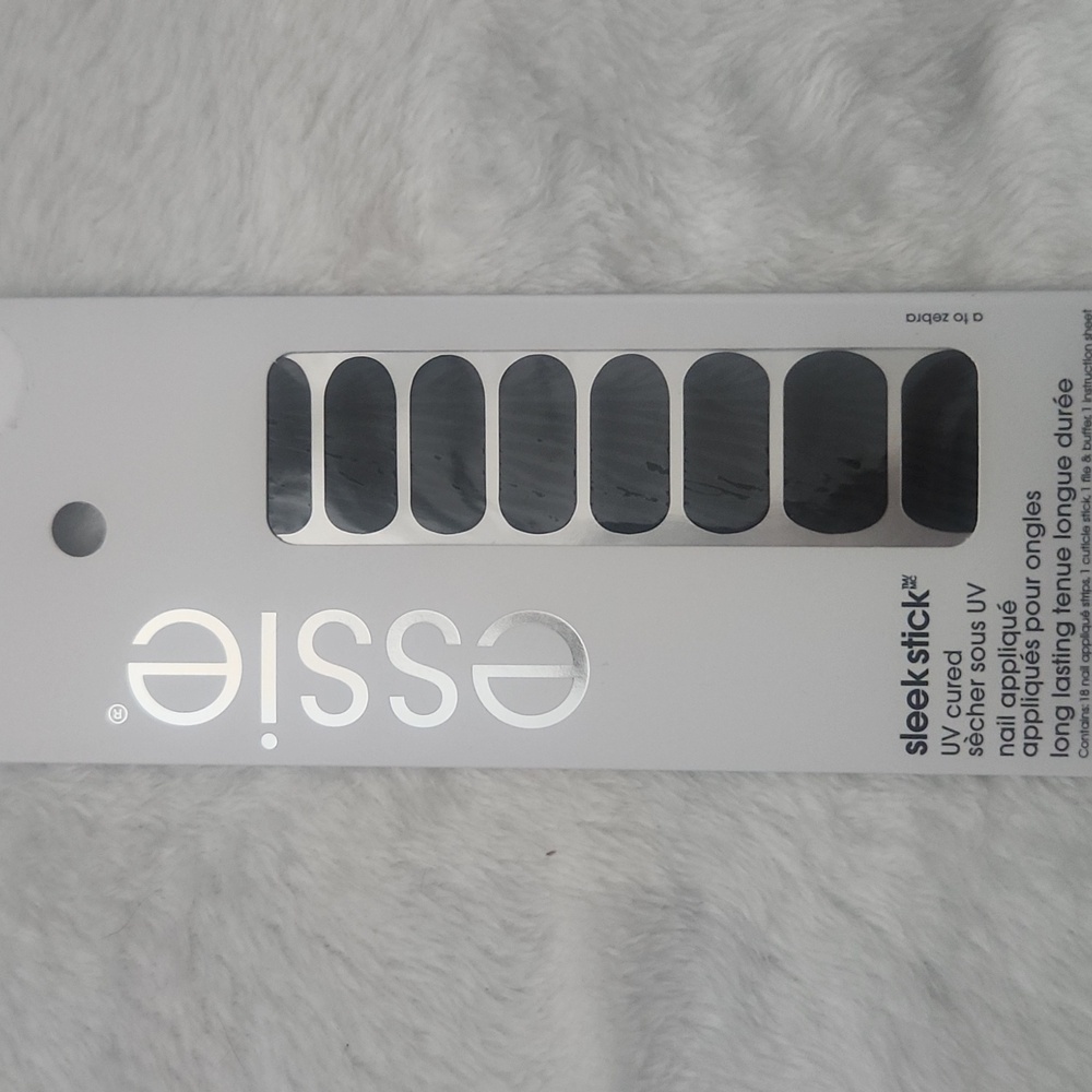 Essie 18 strip nail wrap sleek strip UV cured comes with file and cuticle‎ stick